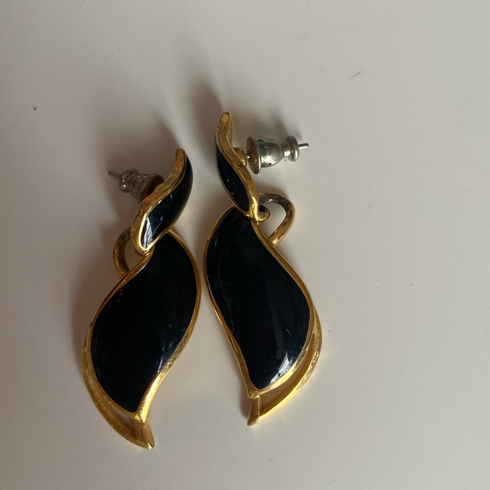 Vintage 1980’s pierced earrings